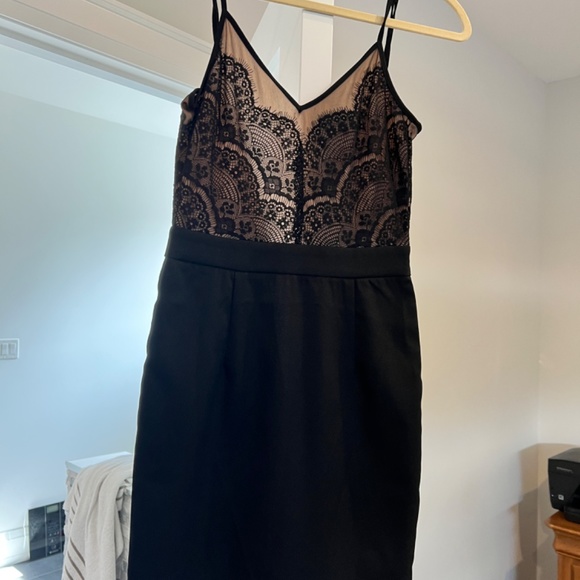 Body con dress - Picture 2 of 4